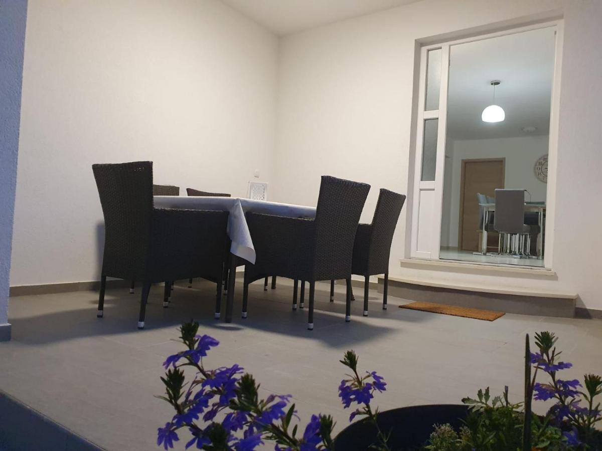 Apartmani Sara Bibinje Buitenkant foto